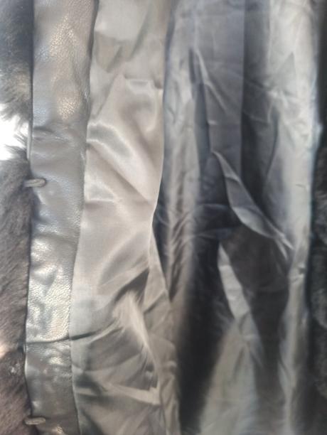 Dámska, čierna dlhá vesta, s