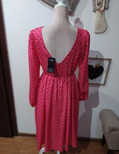 Bodkované šaty, 38