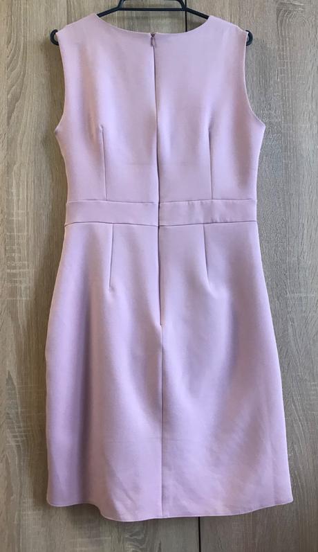 Slávnostné šaty, 40