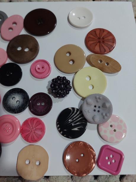 Mix väčších gombíkov, 