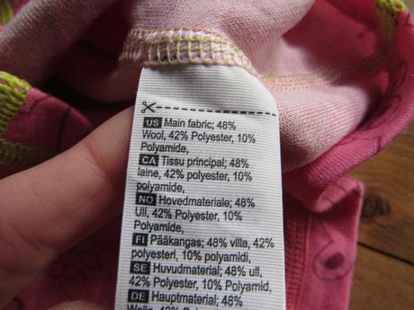 Vlnený nátelník s ovečkami, 98