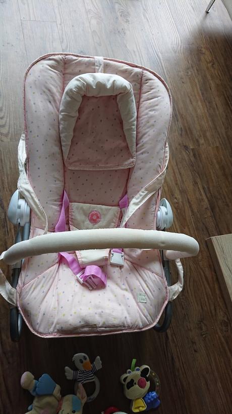 Lehátko na krmenie a hranie, 