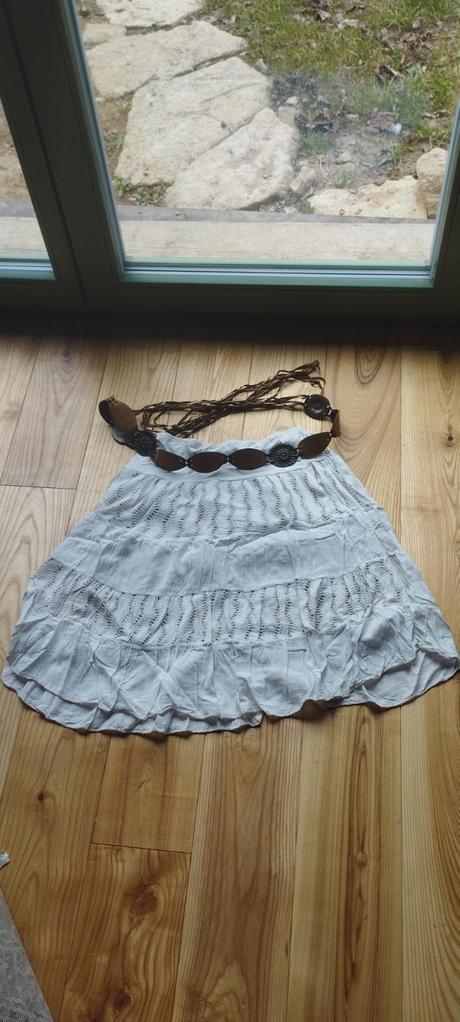 Letná sukňa s opaskom, 38