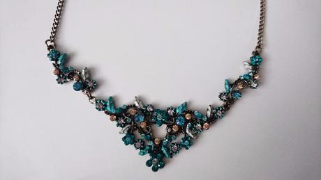 Náhrdelník a náušnice, 