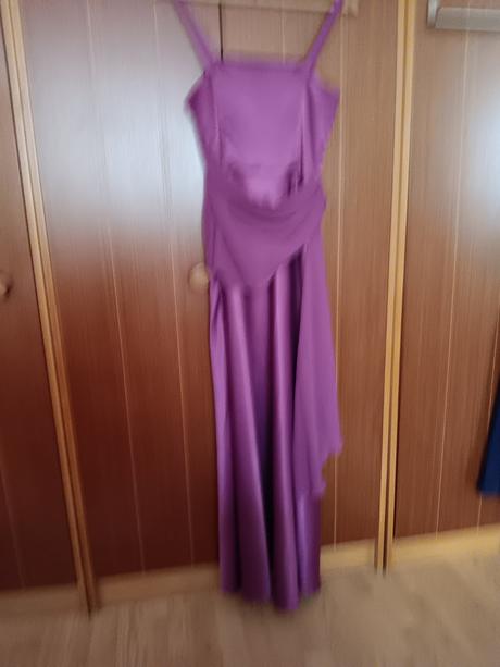 Plesové šaty, 38
