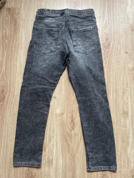 Nohavice, reserved,146