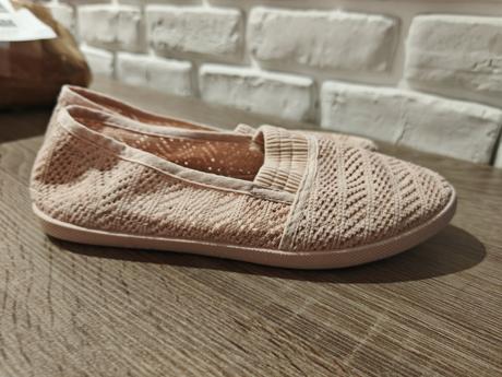Uzasne letne slip on 35 vd 22,5 cm, 35