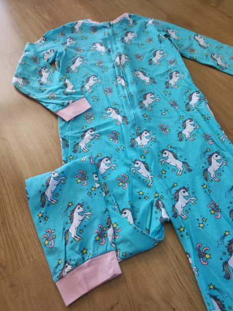 Jednorožec, bonprix,152