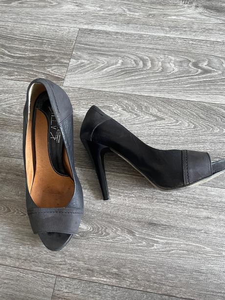 Pravé kožené čierne lodičky, 37