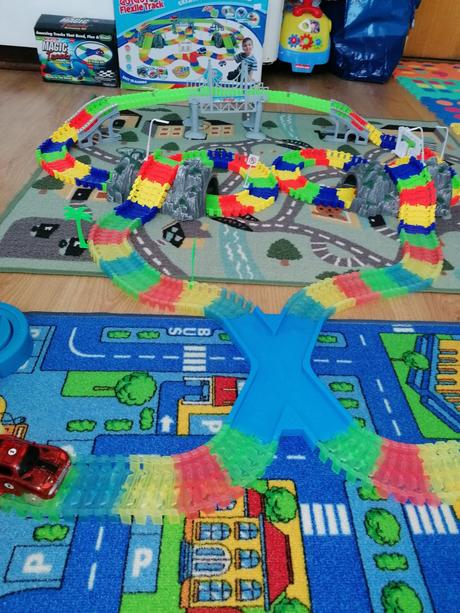 Pružná ohybná dráha, svieti v tme,