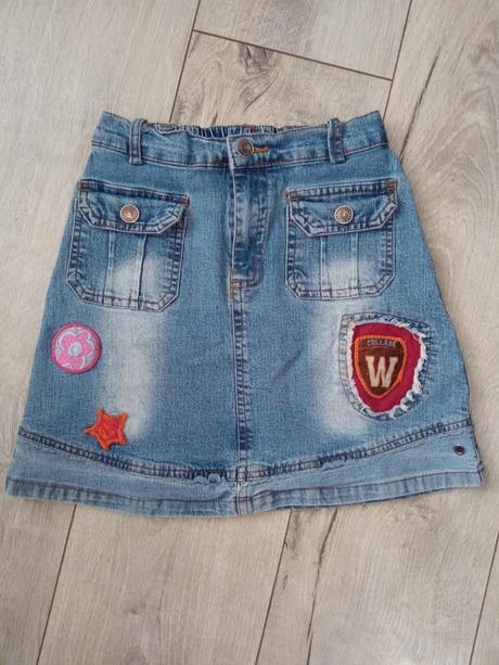 Dievčenská rifľová sukňa s nášivkami,6 r., 116