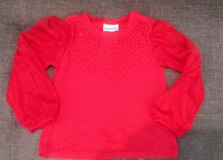 Červené tričko s trblietkami, 104