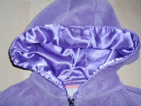 Zamatová mikina, 104