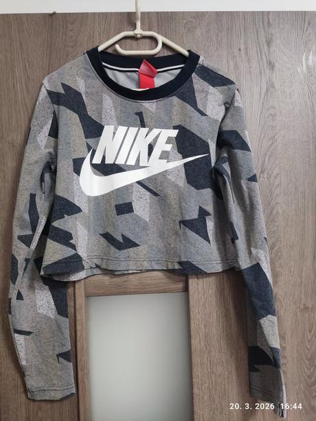 Croppnuta mikina, nike,m