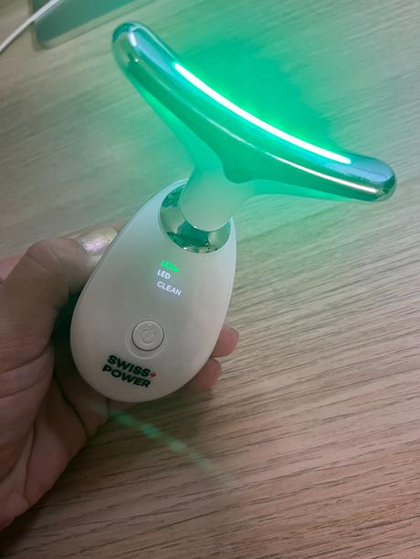 Swiss power led light therapy, 