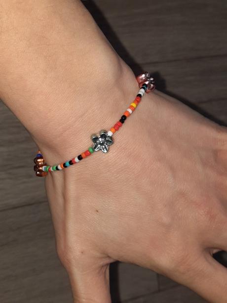 Dámske a dievčenské náramky,