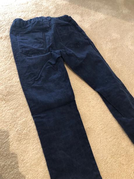 Menčestrove nohavice, marks & spencer,146