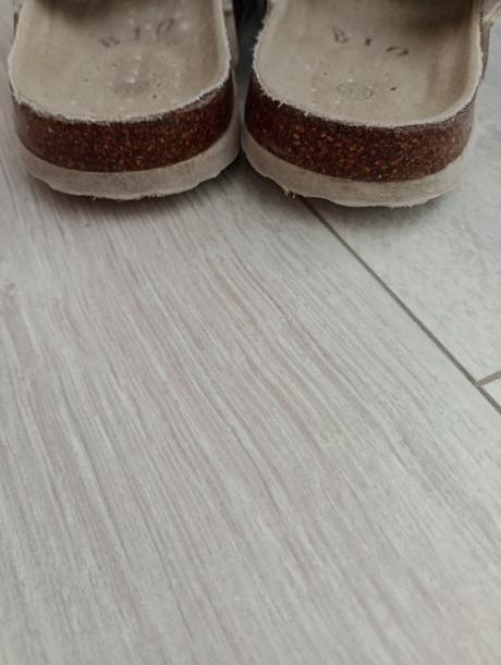 Futbalové šľapky, 33