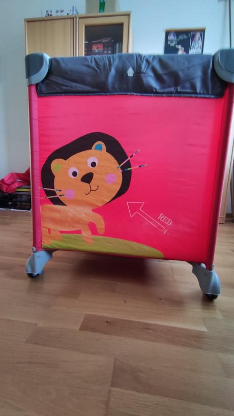 Cestovná postieľka a ohrádka v jednom baby design, 