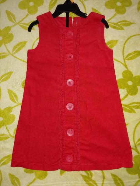 Červené šaty, next,104