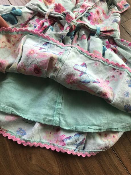 Dievcenske satocky, monsoon,68