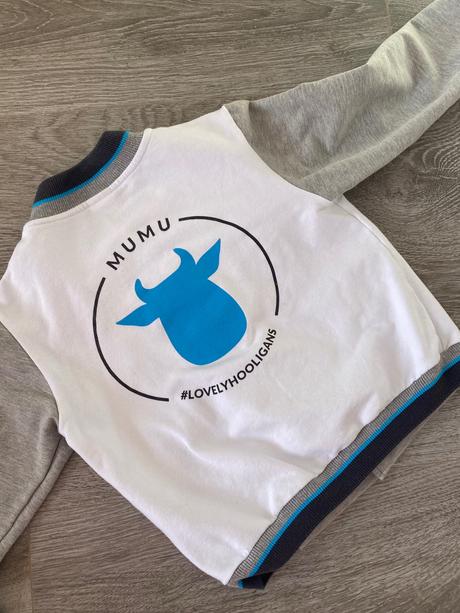 Mikina bomberka, 116