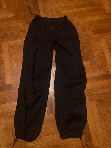 Padakove nohavice xs, pull&bear,xs