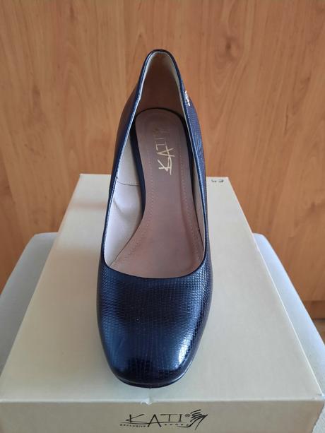 Čierne lodičky číslo 39, 39