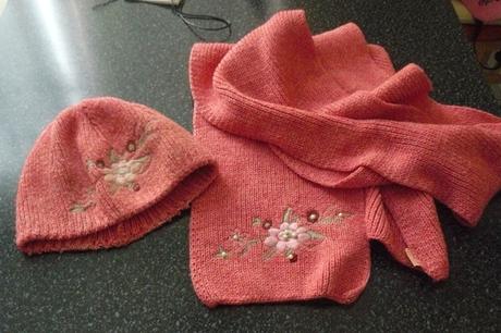 Čiapka a šál, 104