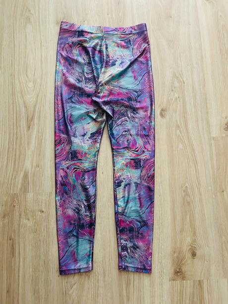 Krásne vzorované legíny, m