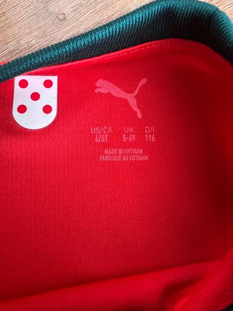 Krasny futbalový dres, puma,116
