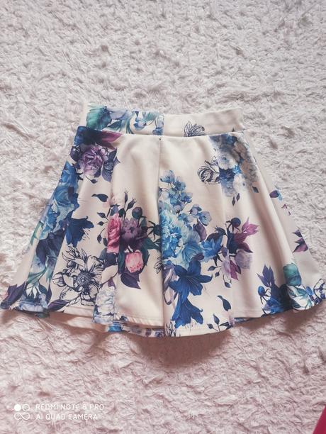 Sukňa s potlačou kvetov, s