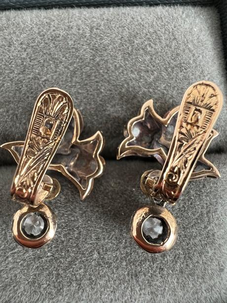 Nausnice 18k zlato , diamanty a biele zafiry, 