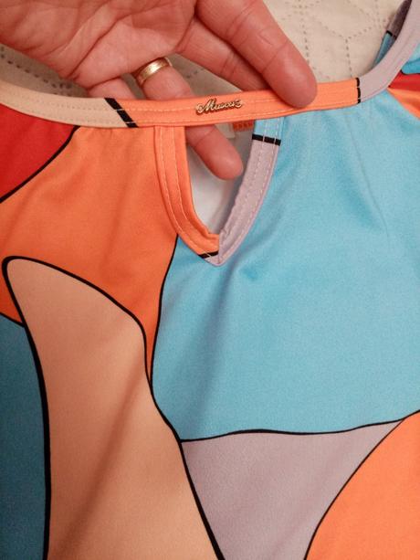 Sexi saty s carmen vystrihom, m