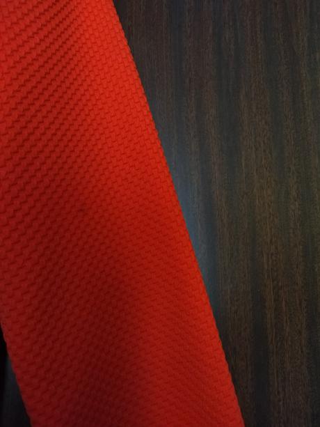 Šaty šité na mieru červeno-čierne, m