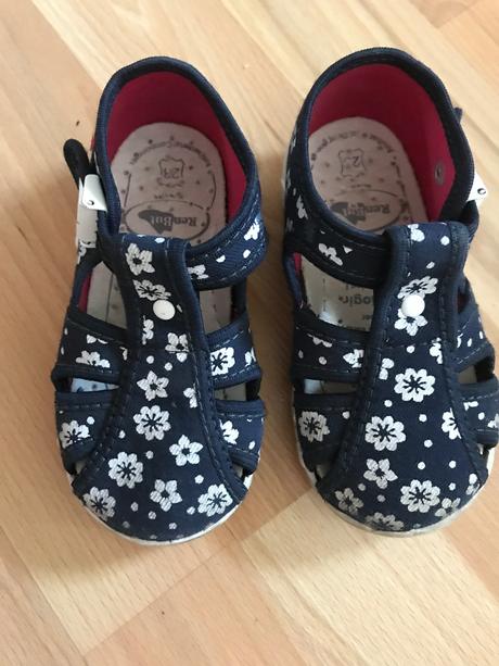 Sandalky v23, ren but,23