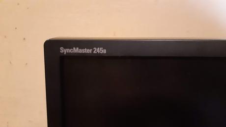 Predám lcd monitor samsung 245b funkčný., 
