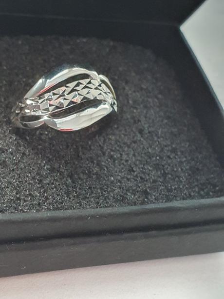 Strieborný prsteň, 