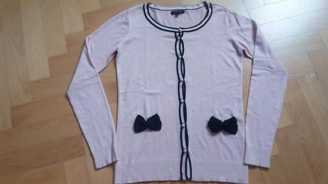 Pudrovo-ruzovy svetrik amisu s maslickami, amisu,s