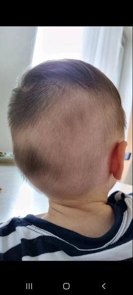 Stretli ste sa už s rôzne sfarbenými a hustými vlasmi u 1,5 ročného ostrihaného dieťaťa?