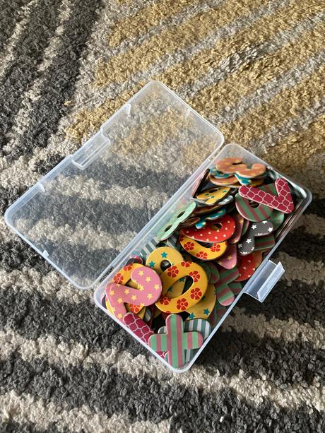 Farebné magnetky čísla 80ks, 