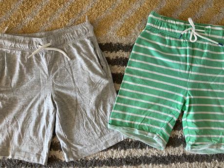 Kraťasky šedé a pásikavé, c&a,116