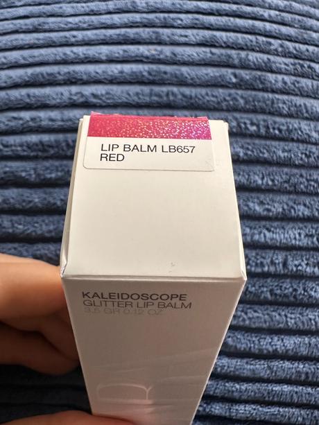 Červeny ruž zara kaleidoscope, 