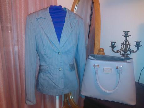 Prúžkované šedé sako, s