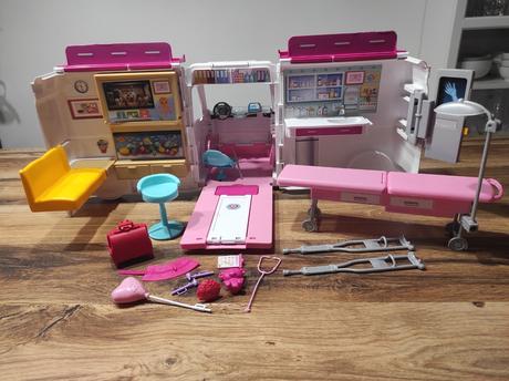 Barbie sanitka, 