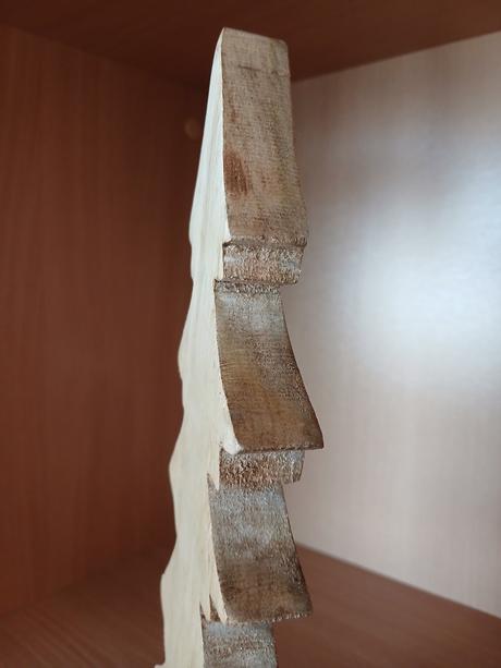 Drevený dekoračný stromček 30,5 cm,