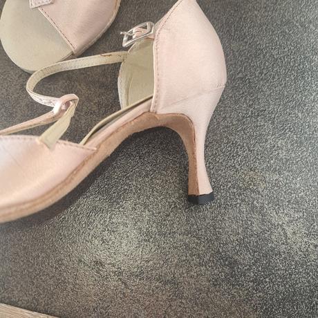 Tanecne topánky, 32