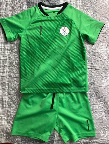 Futbalovy dres, h&m,110