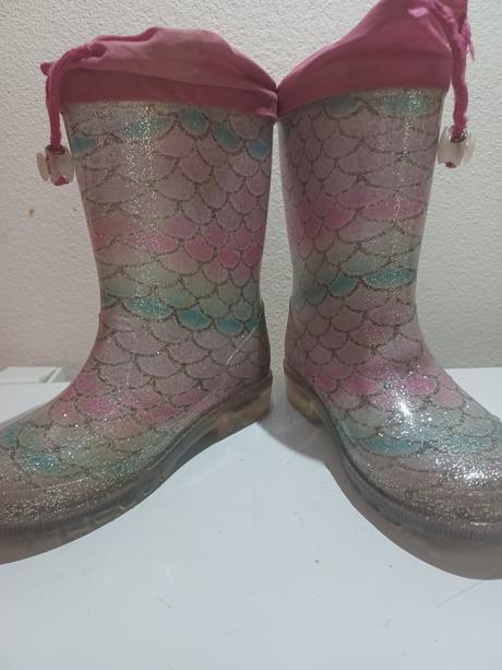 Dievčenské gumáky, 29