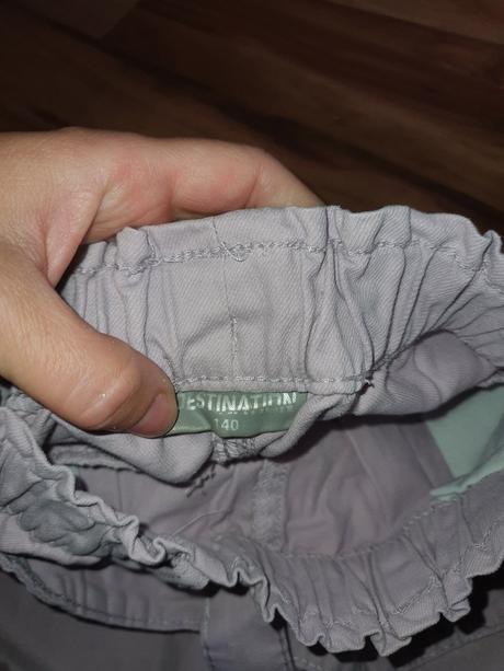 Úžasné hrubšie nohavice, 140